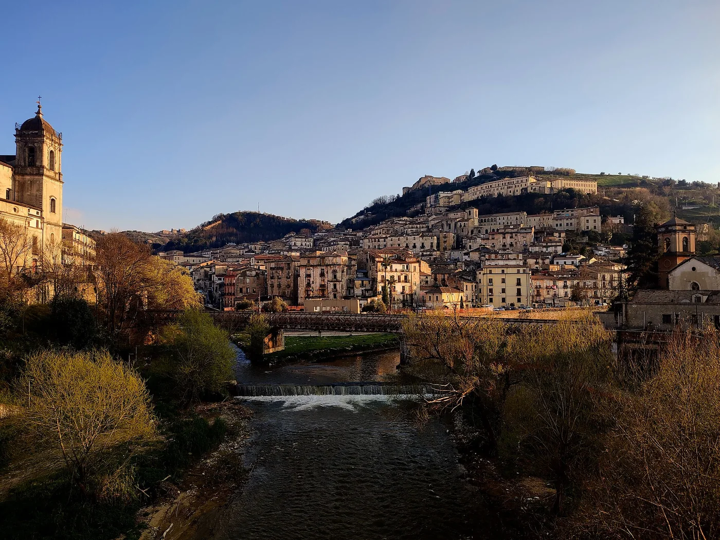 Immagine editoriale del territorio di Cosenza, in provincia di Cosenza