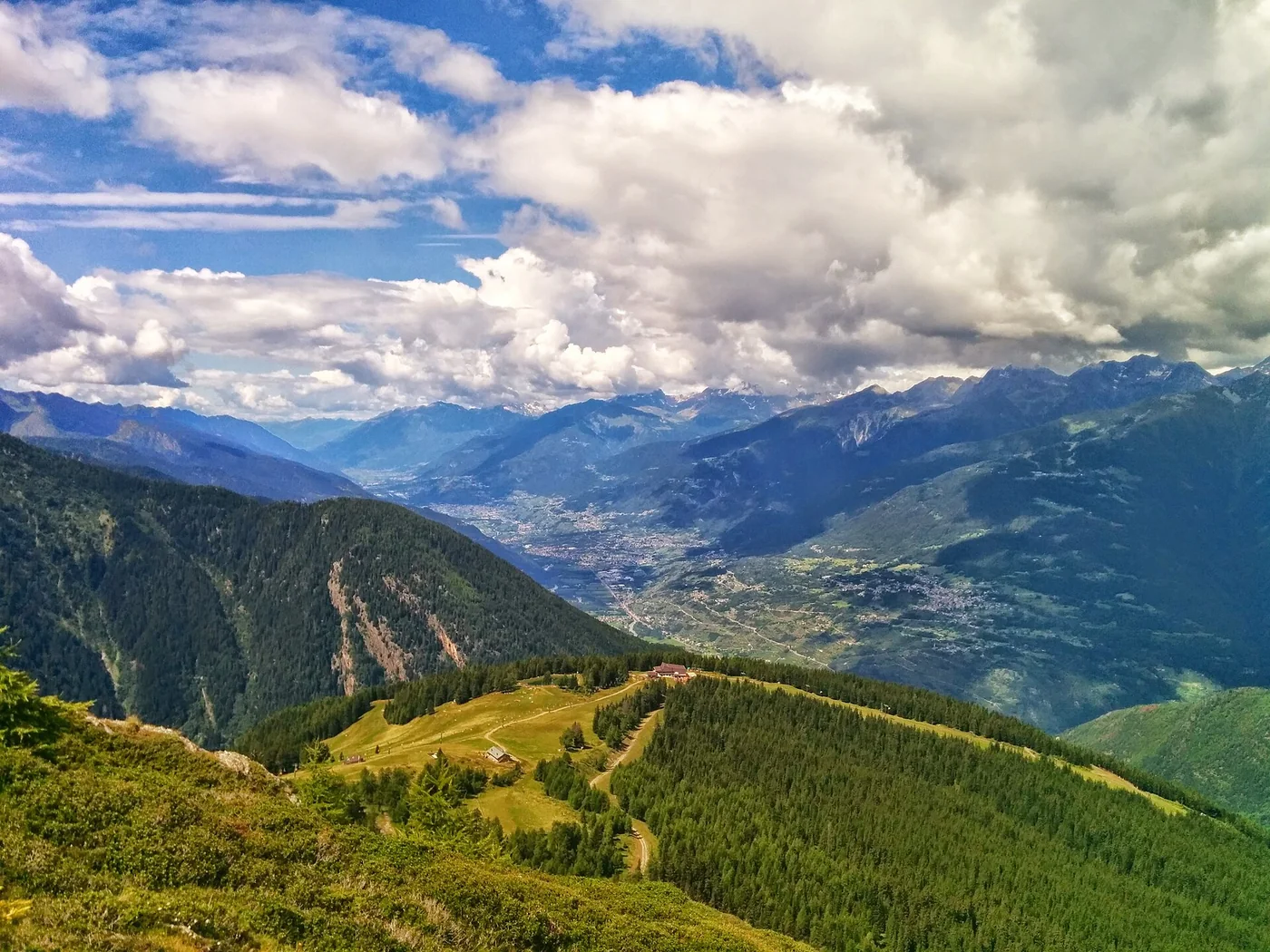 Immagine editoriale del territorio di Sondrio, in provincia di Sondrio