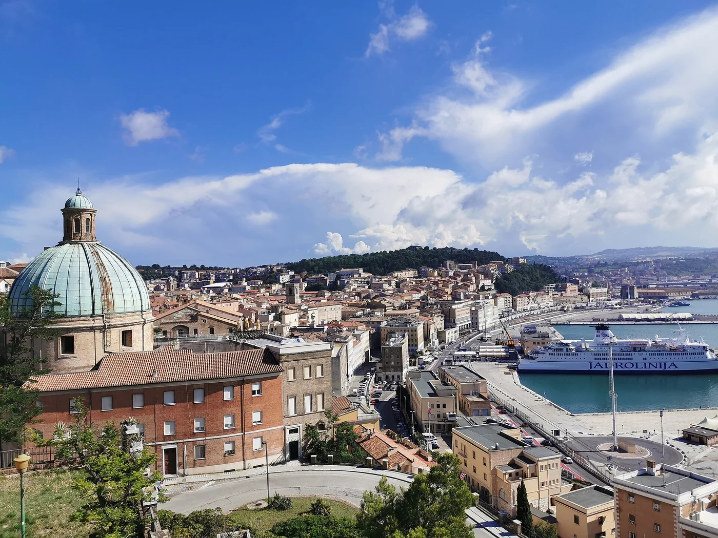Immagine editoriale del territorio di Ancona, in provincia di Ancona