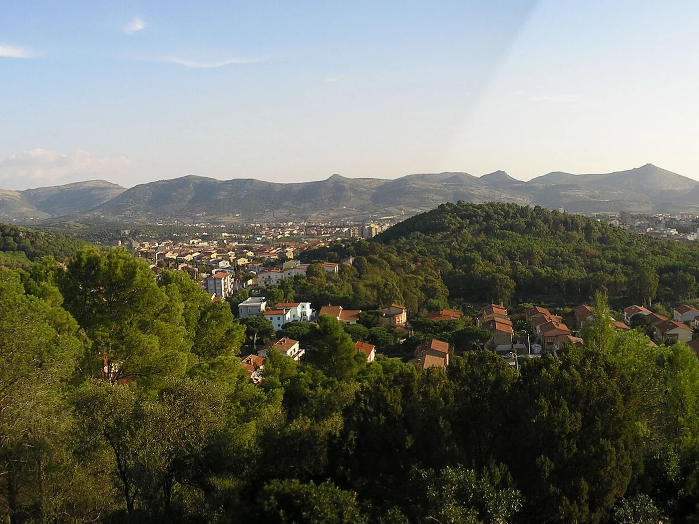 Immagine editoriale del territorio di Carbonia, in provincia di Sulcis Iglesiente